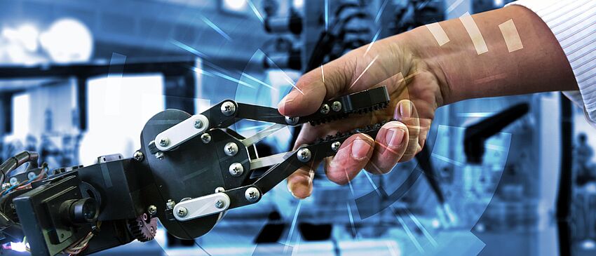 Handwerk trifft Forschung: W hoch 4 – wie "Roboter" friemeln lernen - Zum Beitrag
